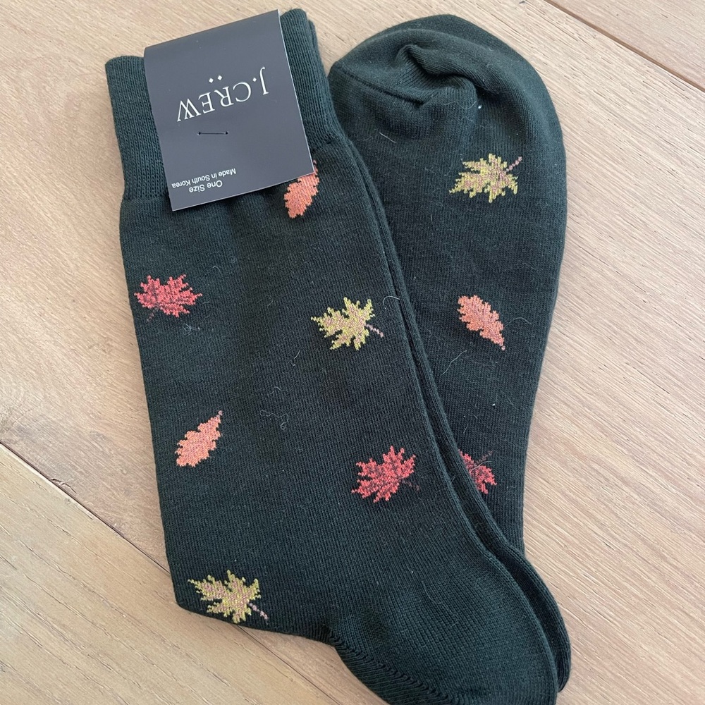 J. Crew Green and Red Casual Socks with Leaf Pattern